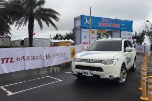 以LOVE RUN核心，「TVBS北海岸公益路跑」指定用車Mitsubishi Outlander號召一起做公益