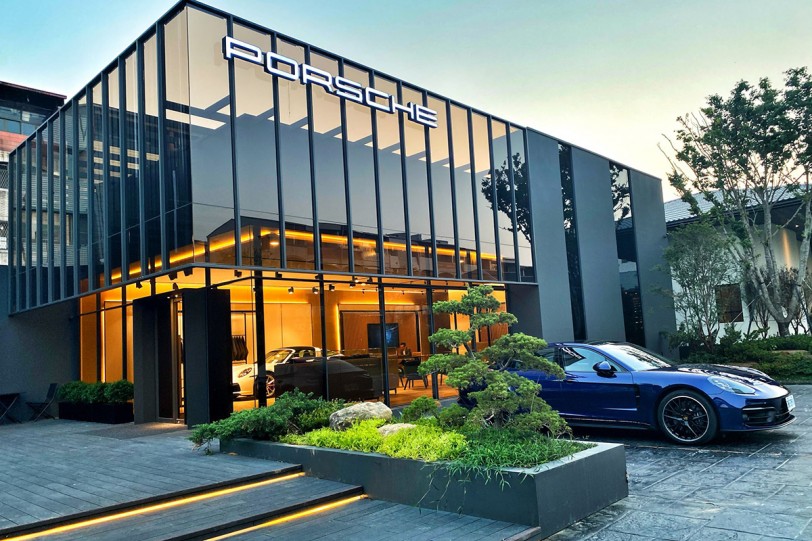 全台第一座「獨立概念店 Porsche NOW Tainan」在台南正式落成啟用