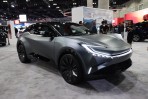 2022 洛杉磯車展現場直擊:下世代 C-HR 的純電兄弟? Toyota bZ Compact SUV Concept 實拍