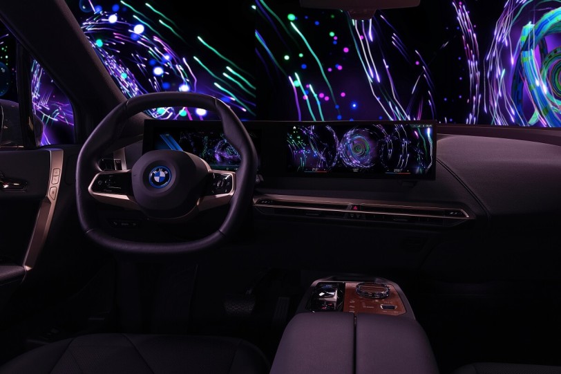 2022 CES：與藝術家曹斐再度合作，BMW率先將數位藝術帶入車內