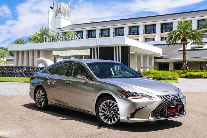 迷人的不只是外表，第七代 Lexus ES300h 旗艦型試駕