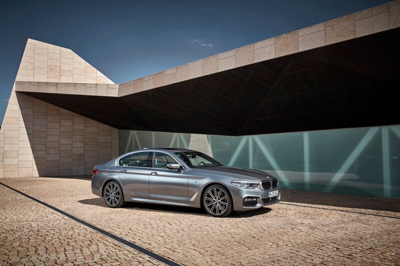 BMW正2019年式升級無線Apple Carplay 本月入主指定車型享一年乙式全險與頂級五星飯店假期