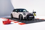 MINI慶祝紐柏林24hrs耐久賽的勝利,推出Bulldog Racing Edition特仕道路版車型