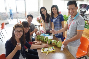 中華汽車慶中秋原住民農友,「農企合作」花蓮鶴岡文旦銷量近3,500斤