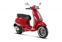 Vespa Sprint限定版，限量100台旋風登台，火焰紅、消光黑雙色吸引眾人目光