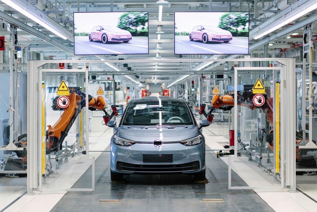 Volkswagen斥資22億歐元 兩大生產廠區快速轉型成電動車工廠 CarStuff 人車事