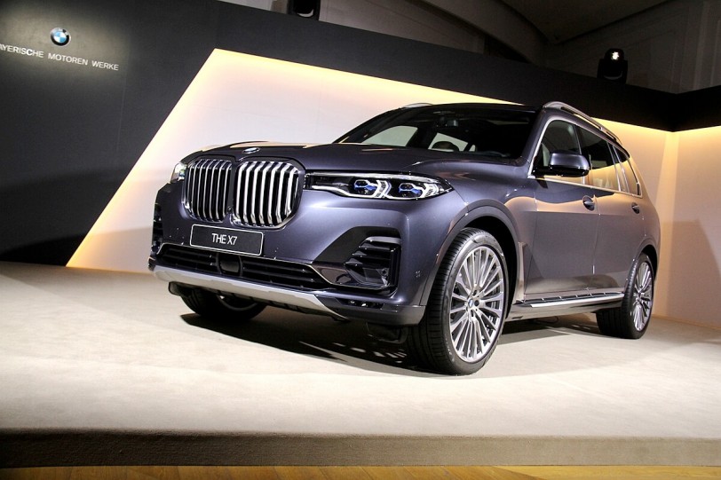 BMW X7「挑高一米八」享受層峰駕馭！單一規格488萬，在台上市