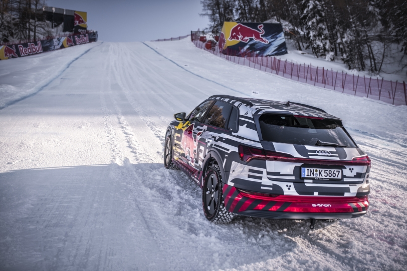 Audi e-tron征服世界最難滑雪道，坡度85%的Mausefalle也沒問題！