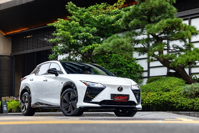 Lexus RZ 550e讓方程式賽車般的駕馭體驗也能平價享有
