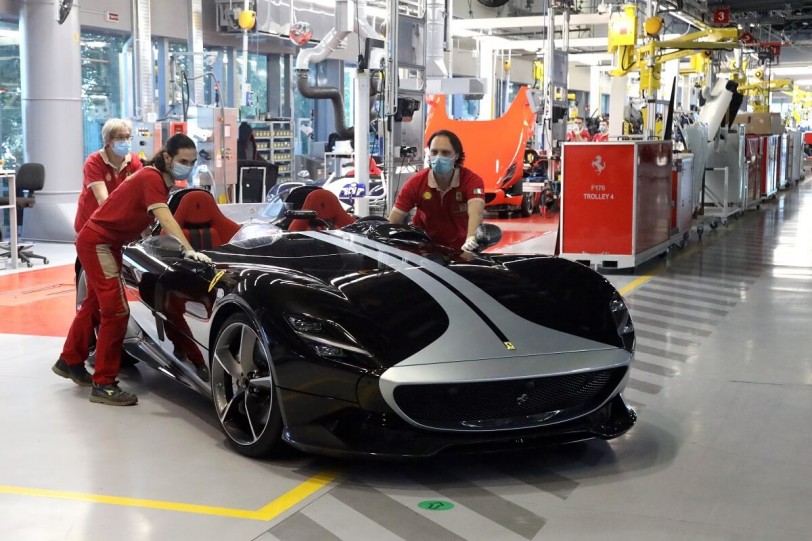 Ferrari已正式重啟生產 一窺Monza SP1與SP2的組裝影片