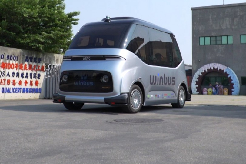 自動駕駛小巴士帶你玩鹿港 國人自製WinBus正式營運