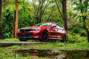 無關乎熱血與否，BMW 330i Touring現在是更適合全家人的旅行車