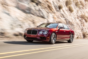 Bentley Flying Spur V8 S：豪華亦顯運動風采