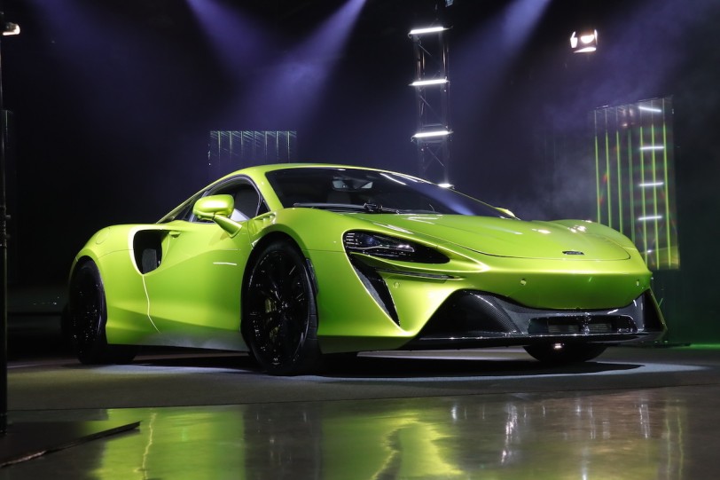 1280 萬起接單，邁入「電氣化」世代的混合動力超跑 McLaren Artura 在台亮相！