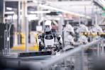 Mercedes-Benz使用AI和人形機器人加速其生產網路的轉型