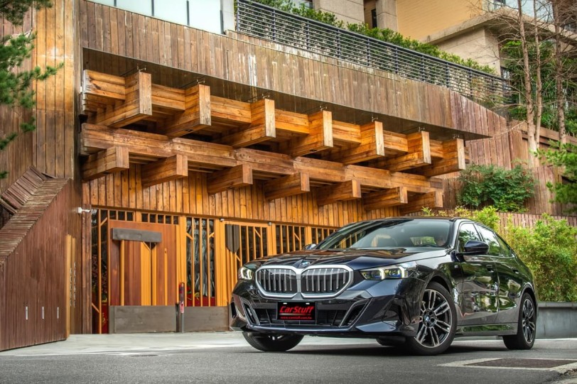 輕油電輔助內燃動力再精進！BMW 520i M Sport可謂頭家自駕新優選