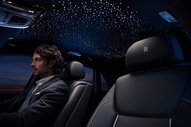 Rolls-Royce全車系提供客製化星光頂篷,打造專屬於您的車內星空