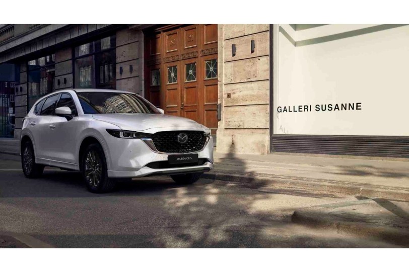 2023年式 MAZDA CX-5 導入全新車色「雪幻白，獨特塗層技術展現絲綢般光影！