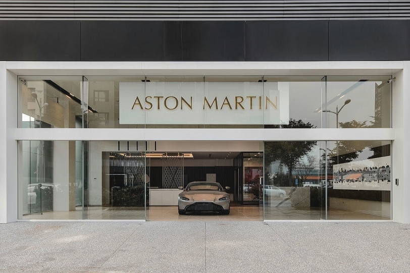 Aston Martin高雄展示中心開幕 全新品牌視覺營造英倫賞車新哲學