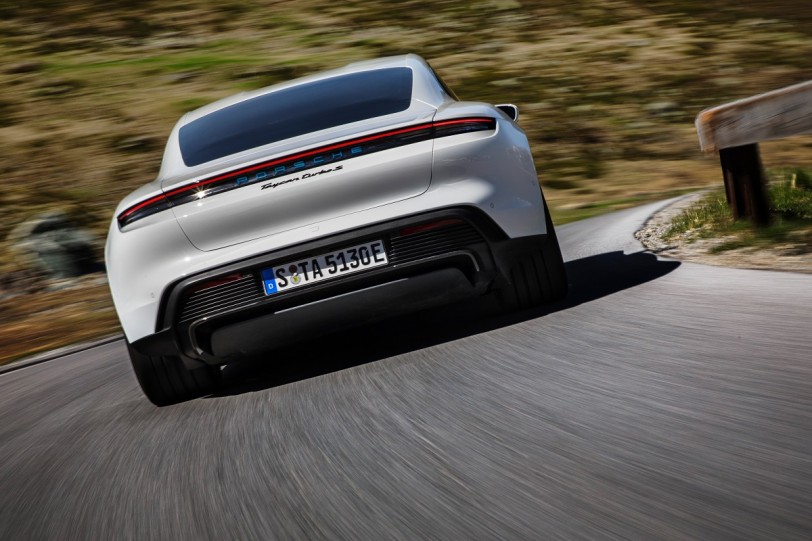 Porsche Taycan底盤科技：致力於優化駕駛動態，並兼顧電力最佳配置