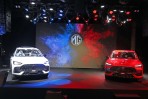 起始售價將落在百萬內,MG HS 1.5T/HS PHEV 雙車型首度在台亮相、先期建構9個據點!