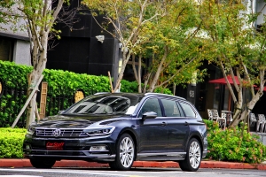 全能跑旅大顯身手!Volkswagen Passat Variant 380 TSI R-Line Performance試駕報導