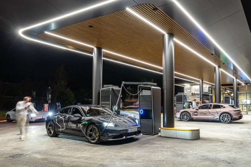 Porsche Taycan挑戰一天行駛1111公里