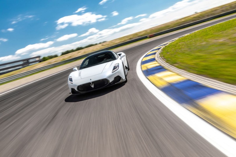 Maserati成功開發出AI駕駛輔助系統，能執行時速285公里的自動駕駛