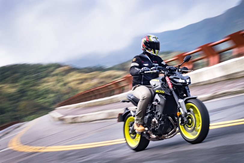 QSS快排上身更顯猛爆，Yamaha MT-09試駕報導