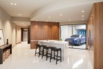 Bentley Residences將配置「Dezervator」車輛電梯,每套公寓最多可容納四輛車