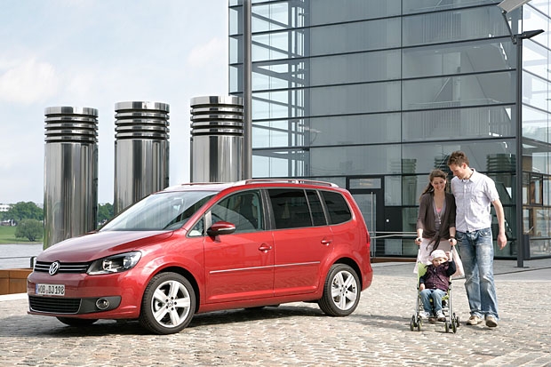 Volkswagen 六月購車好禮  Touran首年月付9800再享第一年乙式全險