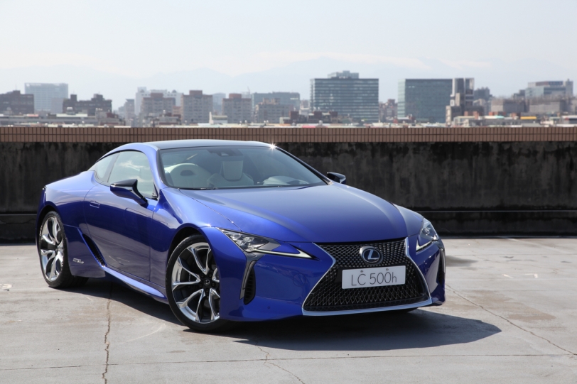 當《黑豹》遇上絕色美型跑車，首批Lexus LC Limited正式在台交車