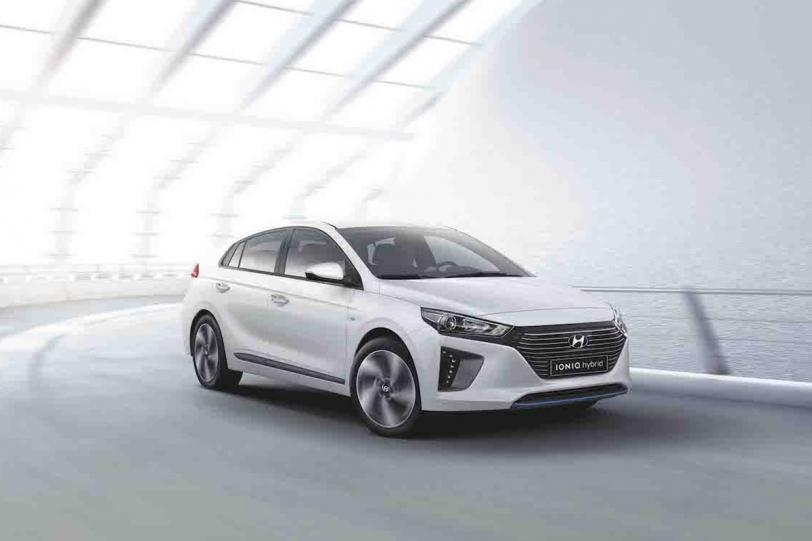 HYUNDAI IONIQ獲「年度最佳油電車款」 原價101.9萬，限時優惠99.9萬，再享8萬元超值配備