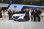2018台北車展。U5 EV+與碰撞實驗車攜手,展演Luxgen綠能科技與安全承諾