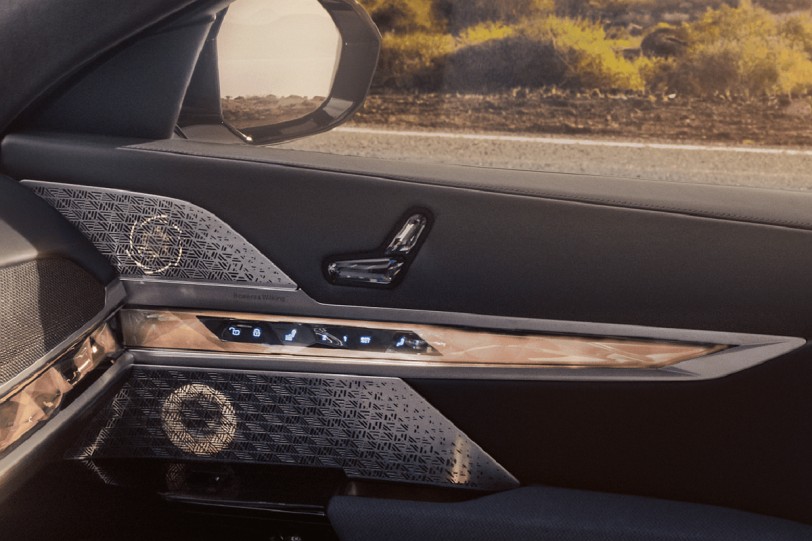BMW音響系統的純粹聆聽樂趣來自Harman Kardon或Bowers & Wilkins