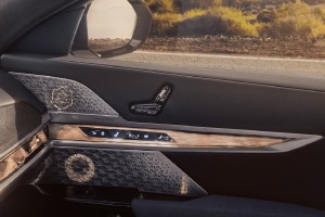 BMW音響系統的純粹聆聽樂趣來自Harman Kardon或Bowers & Wilkins