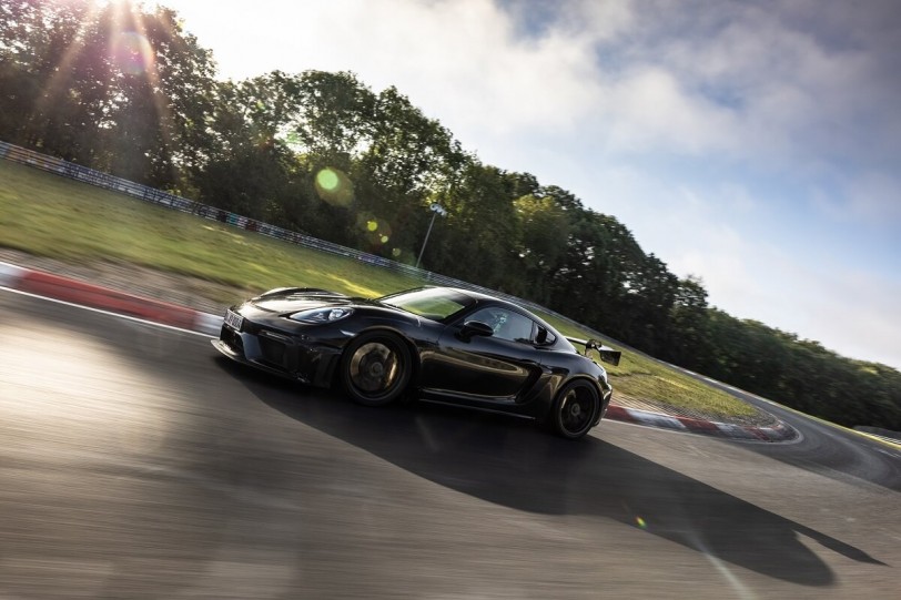 Porsche 718 Cayman GT4 RS在最後測試階段締造亮眼成績！紐北單圈7分4秒511