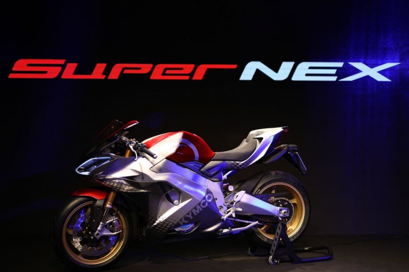 0-100km/h 僅需2.9秒， KYMCO SuperNEX電動重機超跑米蘭震撼登場，宣示重機電動化時代來臨！