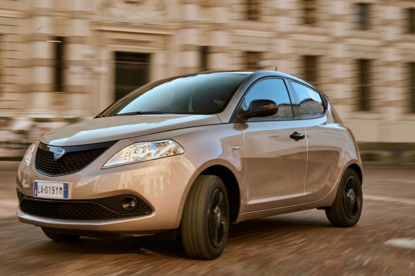 因應歐盟CO2總量限制而生，Lancia Ypsilon Hybrid ECOCHIC 輕油電義大利專售