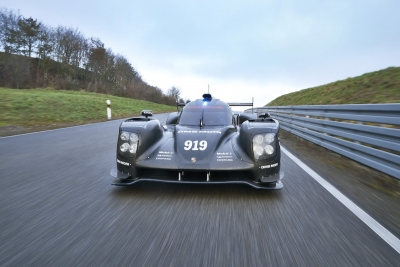 2015 年Porsche 919 Hybrid 公開賽道首試