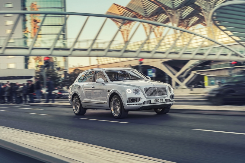 智慧導航救地球，Bentley Bentayga Hybrid導航系統幫你省油