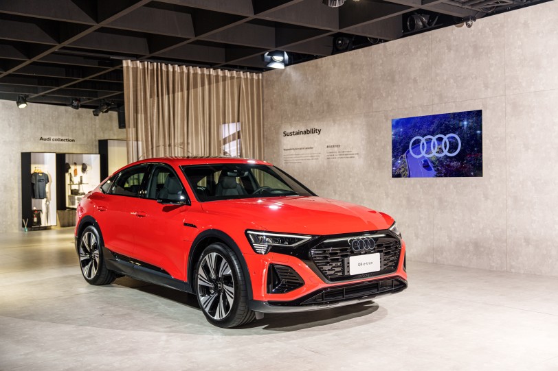 提供50 quattro 、55 quattro雙動力選擇，Audi Q8 e-tron/Q8 Sportback e-tron即日展開預售