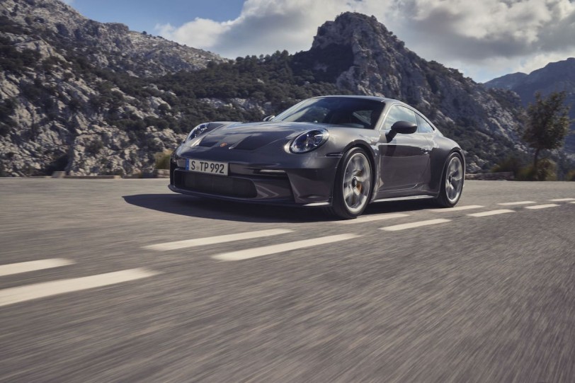 忠於純粹概念的高性能、Porsche 911 GT3 with Touring Package 899 萬在台販售！