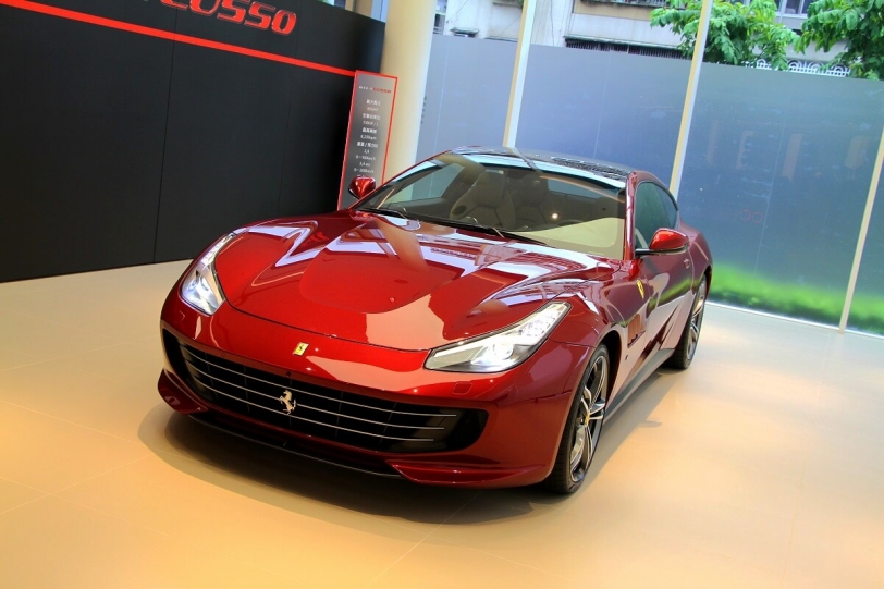 躍馬·新境界：Ferrari法拉利GTC4Lusso 正式抵台 更多新科技、更大的使用空間，以更少的價格既可擁有！(內有影片)