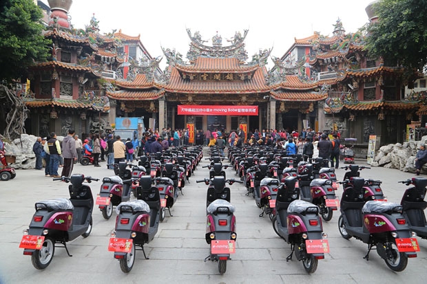 中華e-moving與大甲媽祖合作 加持版特仕車保庇上市!