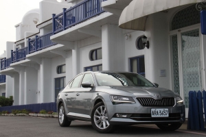 相信聰明的你一定懂，試駕Skoda Superb 1.4 STI菁英版