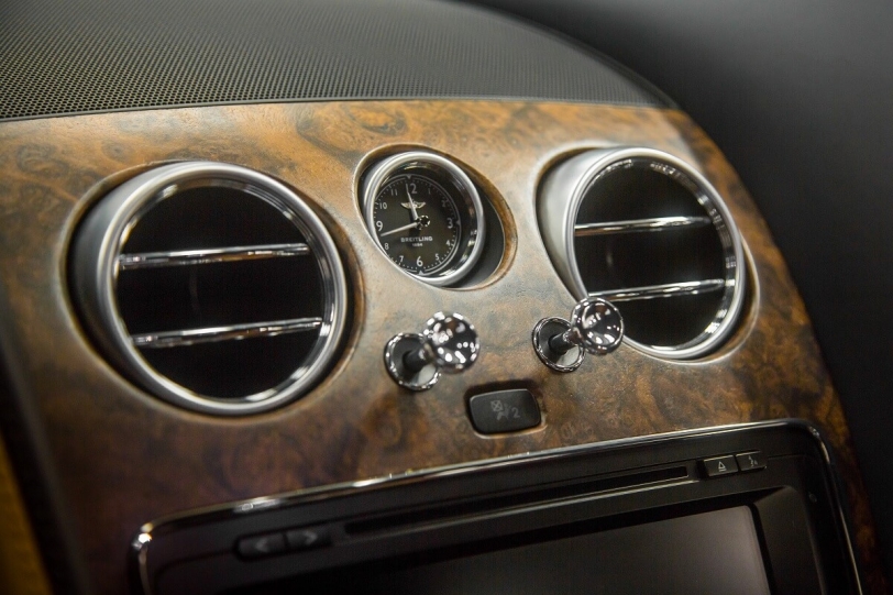 Bentley Mulliner推出新型「開孔」式胡桃木飾板