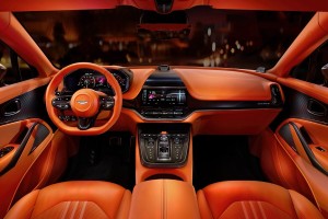Aston Martin新年式DBX707採用全新技術先進的內飾，匹配一流的性能！