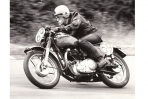 橫跨半世紀的油頭騎士,淺談「Café Racer」與「DGR紳士路騎」