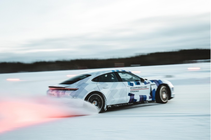 Porsche Taycan創下冰上連續飄移金氏世界紀錄
